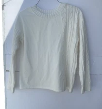 Time and Tru Women’s Sweater Size 4-6 Ivory Cozy Cable Knit Crewneck Long Sleeve