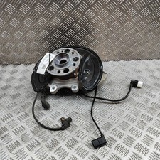 Mercedes-Benz EQC Heck rechter Rad Hub A2133503205 Strom 300KW 28704364