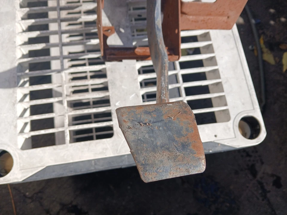 Pedal de freno automático Chevy Van 94 GMC Van G10 G20 G30 Foto 2 de 4