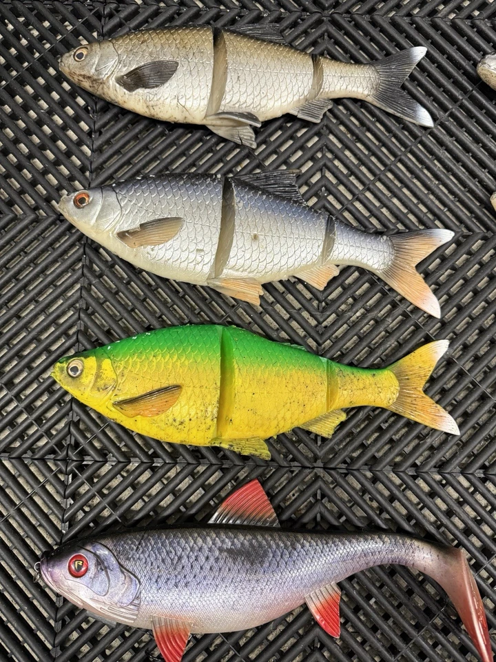 Pike Trolling Lure Bundle, Savage Gear 32 Cm Line Thru, Fox Rage - Image 2 of 3