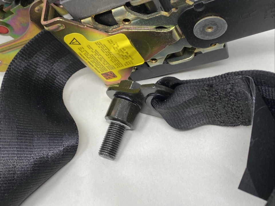 Cinturón de seguridad delantero derecho Daewoo Leganza 1997-2002 retractor negro Foto 4 de 4