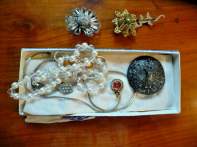 Konvolut Modeschmuck  ketten Anhänger divers um 1970 verschiedene Materialien