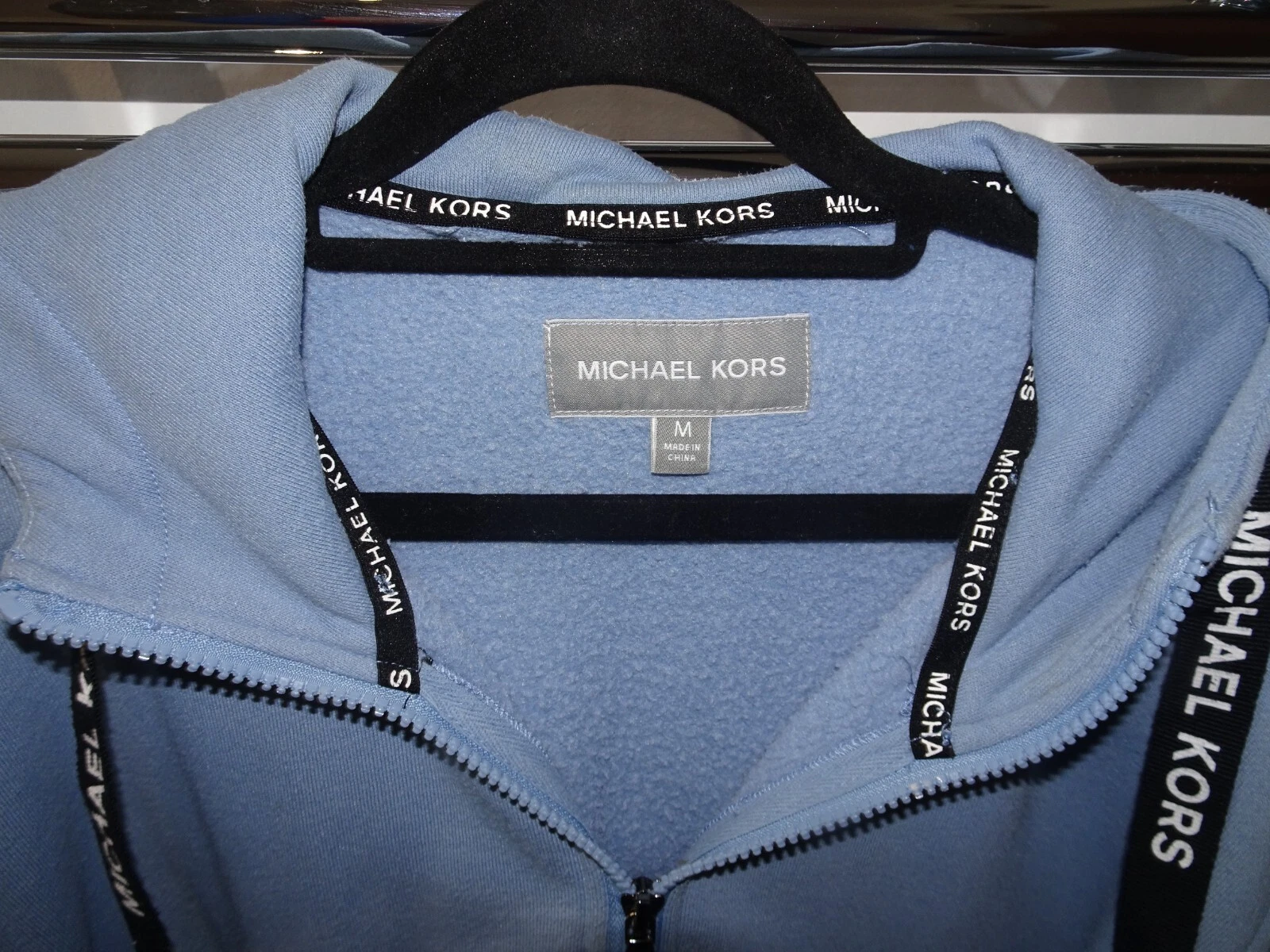 Felpa con cappuccio uomo Michael Kors blu chiaro in pile taglia media usata indossata