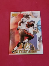 1998 Warrick Dunn Skybox Premium #54