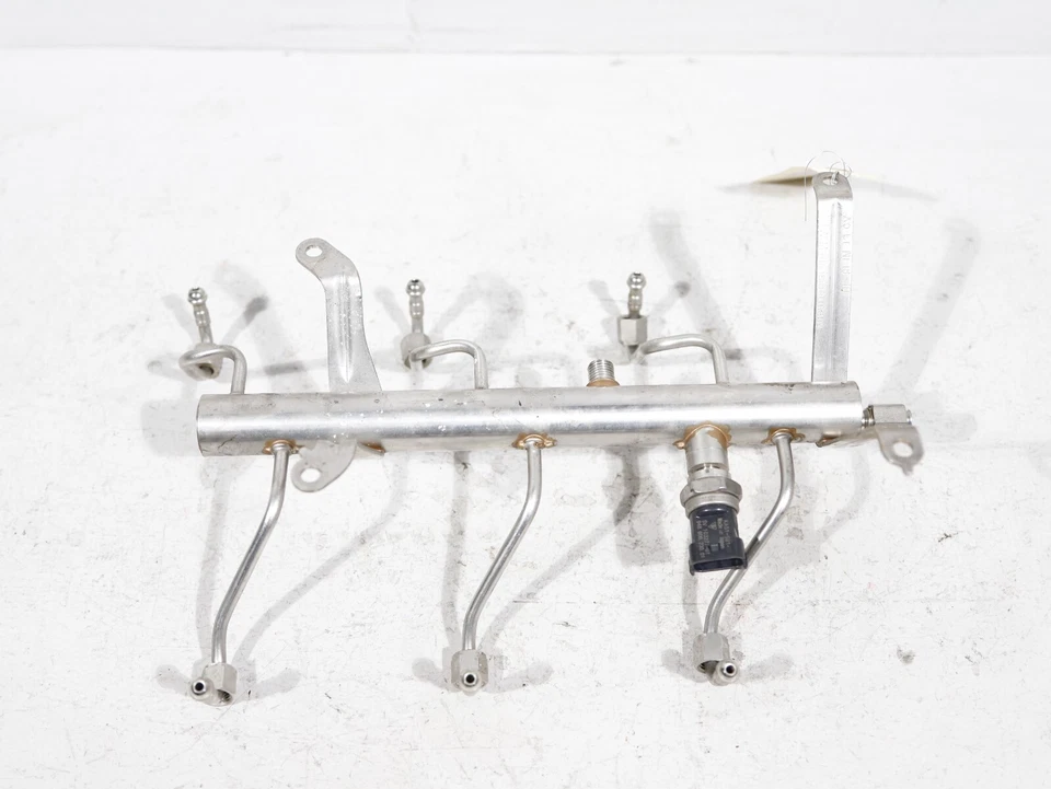 Unidade de montagem de injetores de trilho de combustível motor Porsche Panamera 3.6L 2010-2016 fabricante de equipamento original 78K - Imagem 2 de 4