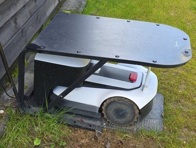 Ecovacs Goat G1 Rasenroboter bis 1600qm mit Garage, Ladestation, 2 Beacons