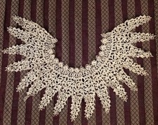 ELIZABETHAN STYLE VICTORIAN 19TH C POINTED LACE COLLAR FOR DRESS