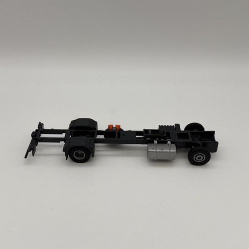 P005 | Starres 4x2 Chassis "gebraucht" Code 3 Maßstab 1:50 - Bild 3 von 3