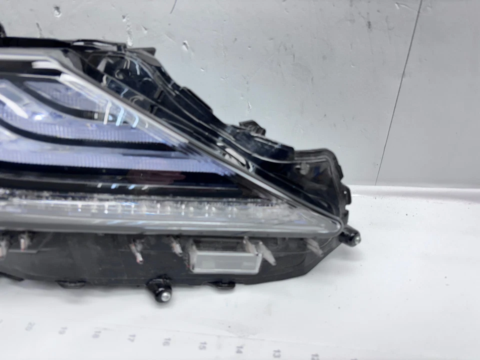 FARO OEM LADO DERECHO PASAJERO TOYOTA CAMRY 2018-2023 FULL LED XSE Foto 4 de 4