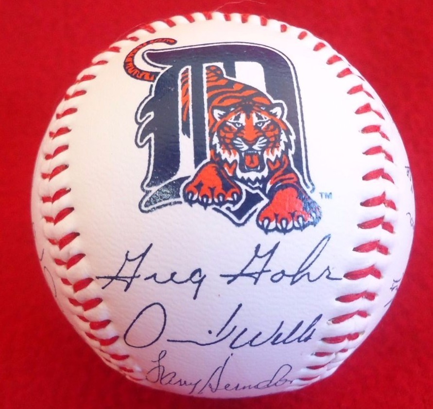 Detroit Tigers Thorn Apple Valley Baseball mit Replik Team