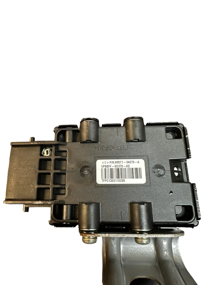 2013-2015 Lexus GS450H GS350 Fuel Pump Control Unit Module OEM 89571-34070-A - Image 3 of 4