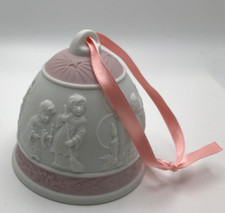 LLADRO Holiday Christmas Bell 1996 Carolers 3.25”