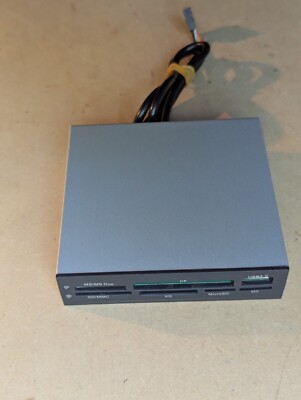 CSL 19642 3,5'' Interner Card Reader USB 2.0 Schwarz
