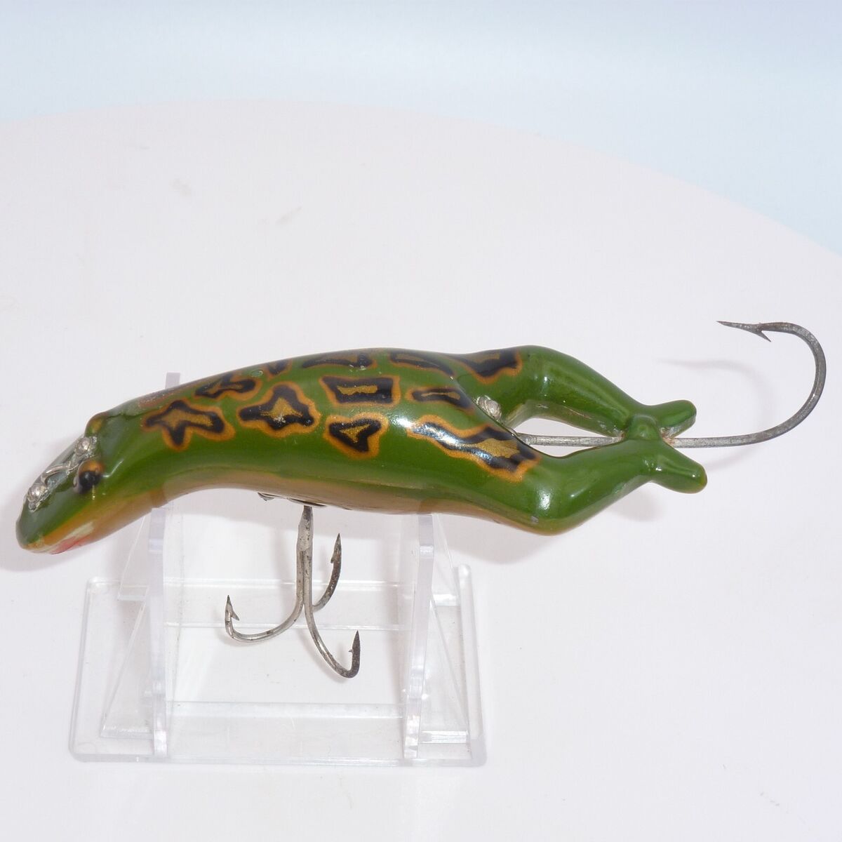 Outstanding Heddon Luny Frog Combo in Scarce Meadow Frog Outstanding Heddon Luny Frog Combo in Scarce Meadow Frog
