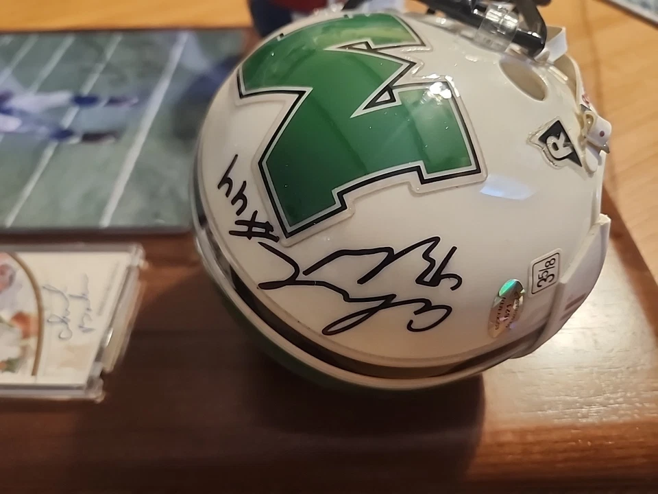 Mini capacete assinado por Ahmad Bradshaw Marshall & Giants 8x10 cartão Press Pass 24x14 - Imagem 3 de 4