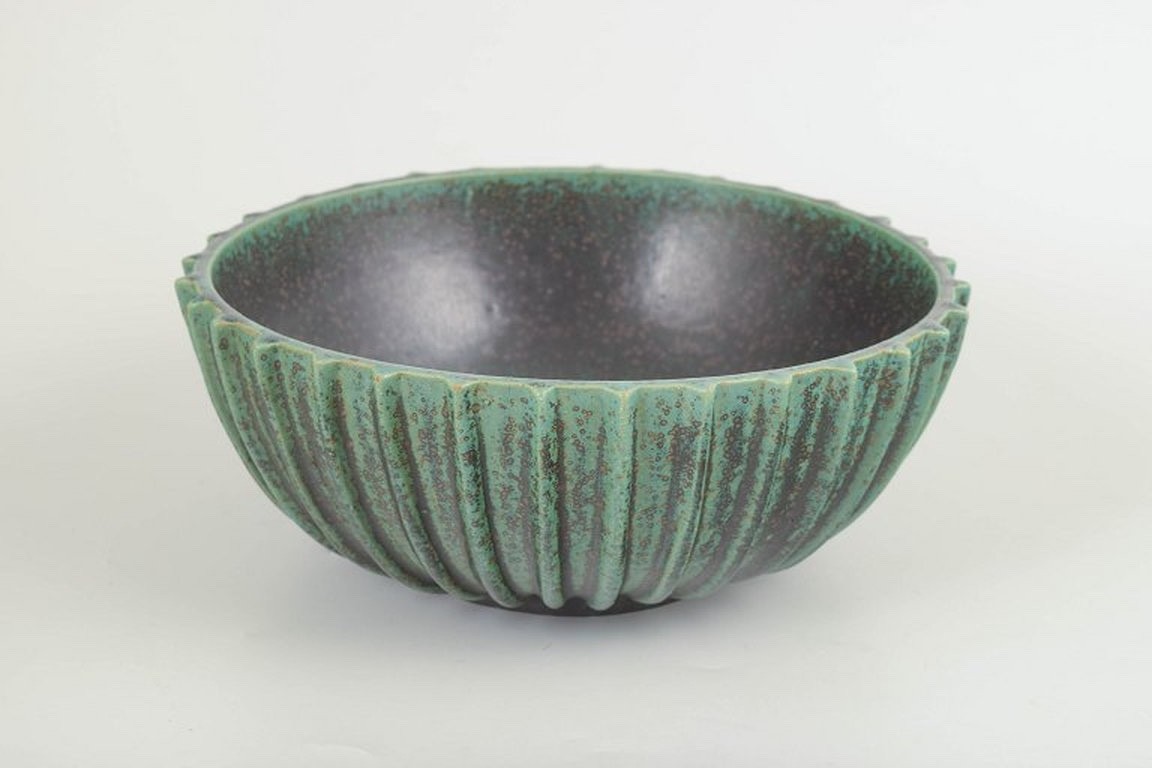 Arne Bang, Denmark. Strongly modelled Art Deco stoneware bowl 