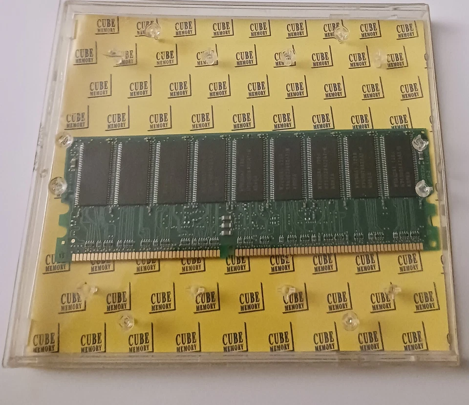 Cube Hyundai 256MB PC2100R-25330 DDR 266MHZ ECC Desktop Memory - Image 2 of 2