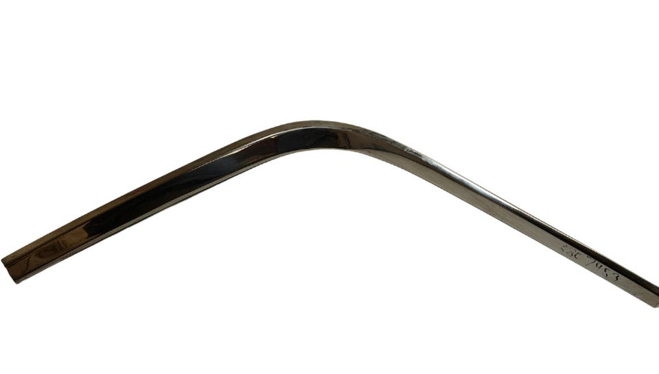 1967 - 1968 年克莱斯勒左前四分之一面板皮带镀铬成型 2807983 NOS。 — 第 2/4 张图片