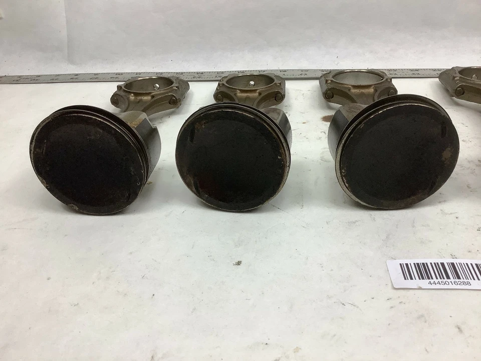 Volkswagen Beetle 2010 motor 2,5 L pistón con biela juego de 5 OEM+ Foto 2 de 4