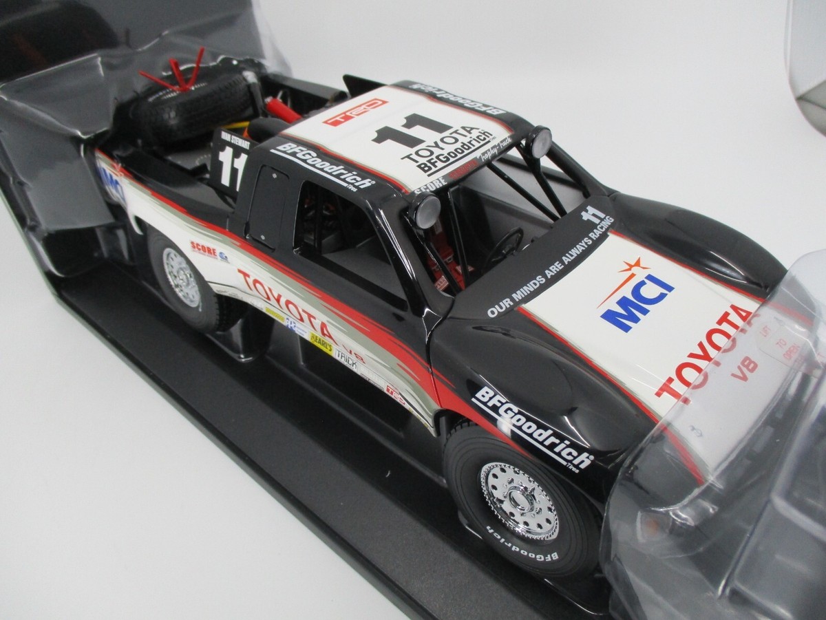 TA658 AUTOART RACING 1/18 TOYOTA TROPHY TRUCK #11 I. STEWART