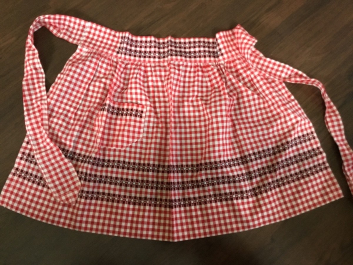 Vintage Red & White Check with black embroidery Apron (J60) | eBay