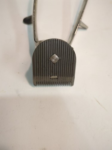Vintage John Oster MFG Co. Hand Held Hair Clipper Model 105 - Picture 8 of 8