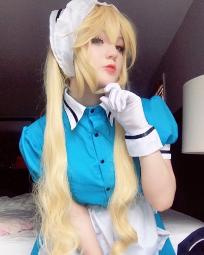blonde cosplay