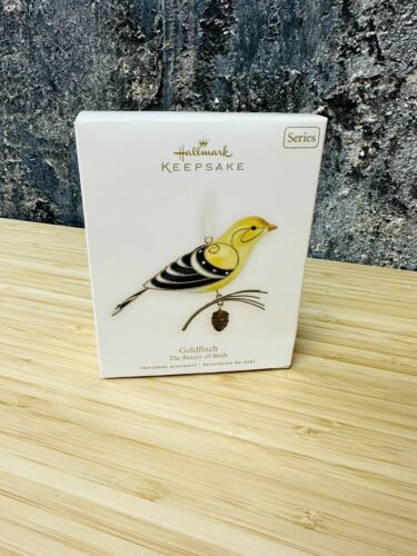 Goldfinch 2008 Hallmark Beauty Of Birds Ornamento - Nuovo con scatola - Foto 1 di 2