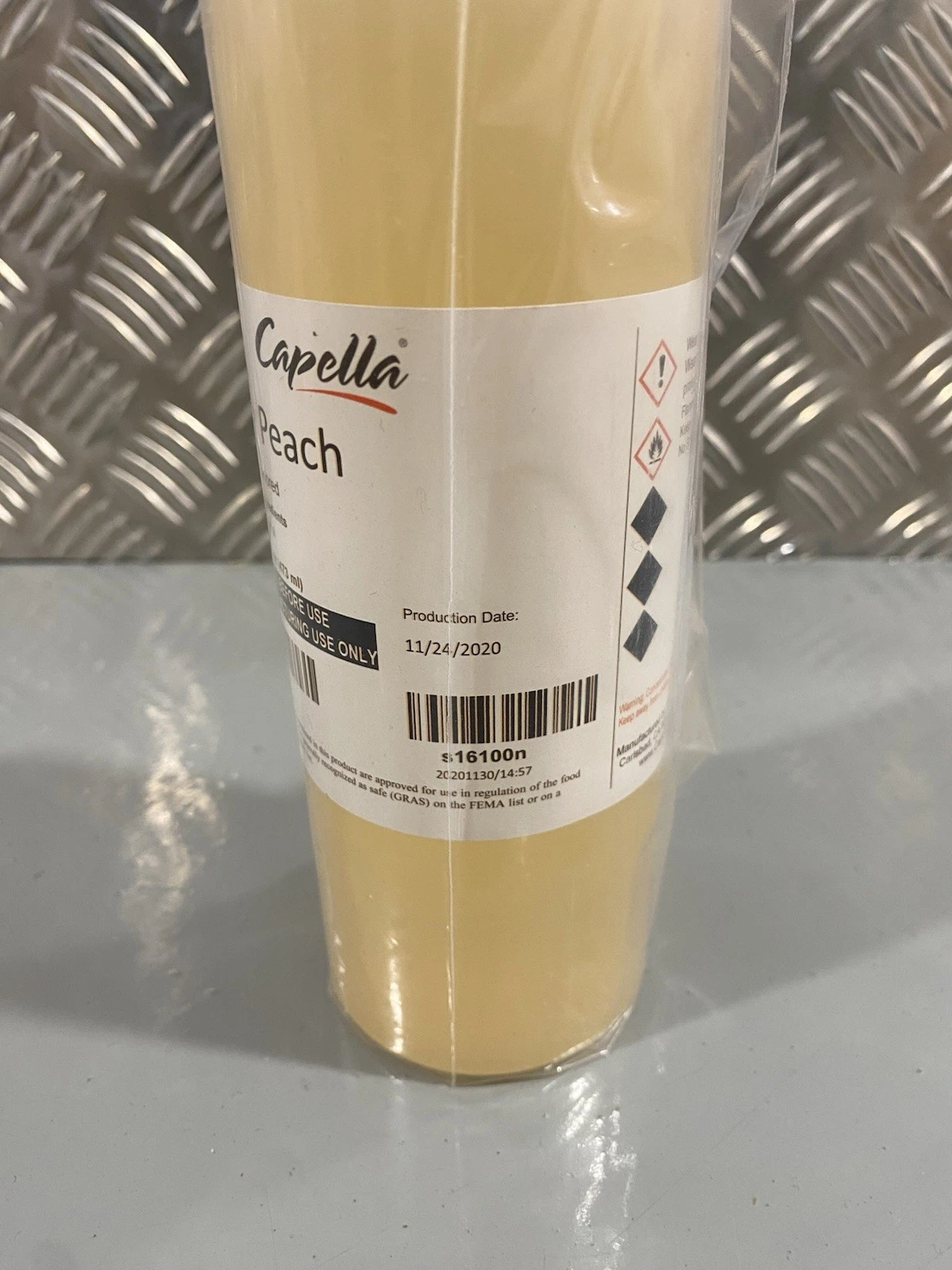 Capella Juicy Peach Flavour Concentrate 16oz 473ml Production Date 24/11/2020 3
