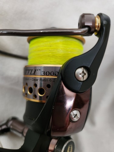Penn Battle 3000 Vintage Spinning Reel Gear Ratio 6.2:1.      R#72 - Foto 4 di 8