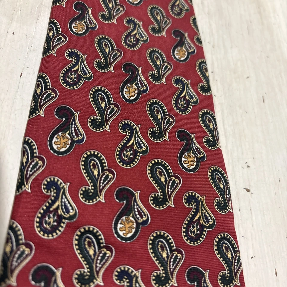 Corbata vintage Tommy Hilfiger 100 % seda italiana ~ rojo cachemir, verde y dorado Foto 4 de 4