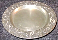 vintage 5" pewter wall plate Germany "INNUNG DEUTSCHER ZINN-GIESSER" grape leaf