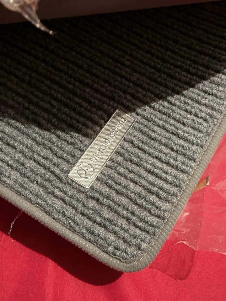 New old stock - W202 Floor Mats Rubber Mats Original Fußmatten - Bild 3 von 3