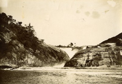 Madagaskar Vatomandry Wasserfall Fluss altes Foto Ramahandry 1910'