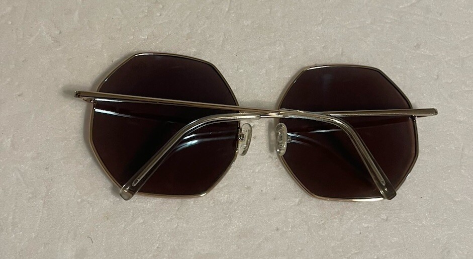 Quay Australia Kiss Tell Gold Frame Blue Mirror Lens Sunglasses