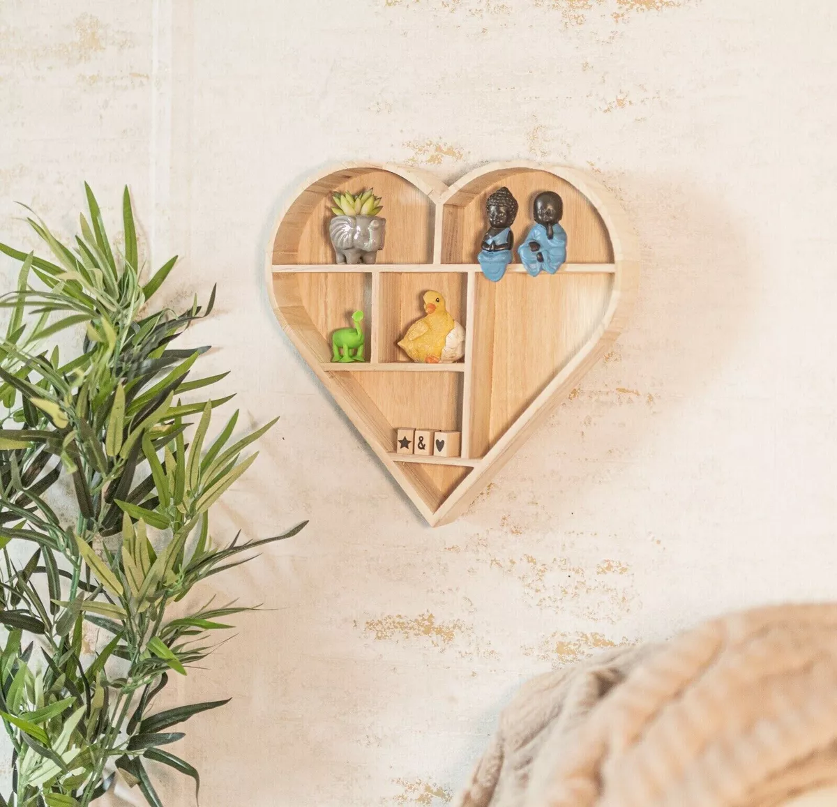 Wooden Heart Shaped Floating Wall Shelf Natural Hanging Display Unit Storage