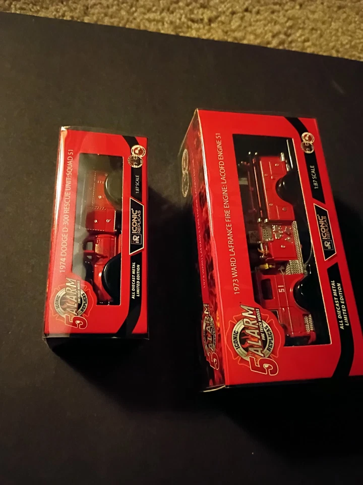 Juego 1:87 "Emergency 51", Dodge Truck y Ward Lafrance, Hecho por Réplicas Icónicas Foto 3 de 4