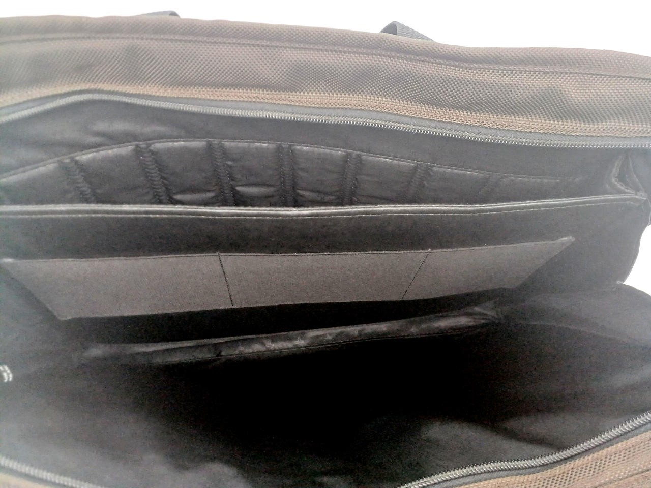 Compact Large Screen Computer Briefcase Model 261… - image 9