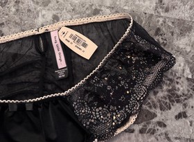 VICTORIA'S SECRET SEXY LITTLE THINGS M BLACK SMOOTH MESH KEYHOLE RARE PANTIES