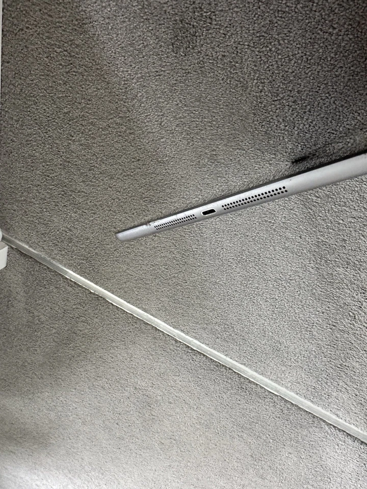 Apple iPad Air (1st generation) · 64GB · Wi-Fi, photo 3 of 4