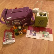 Toniebox Player Starter Set with carrying case,2 toppers, 7 Tonie characters