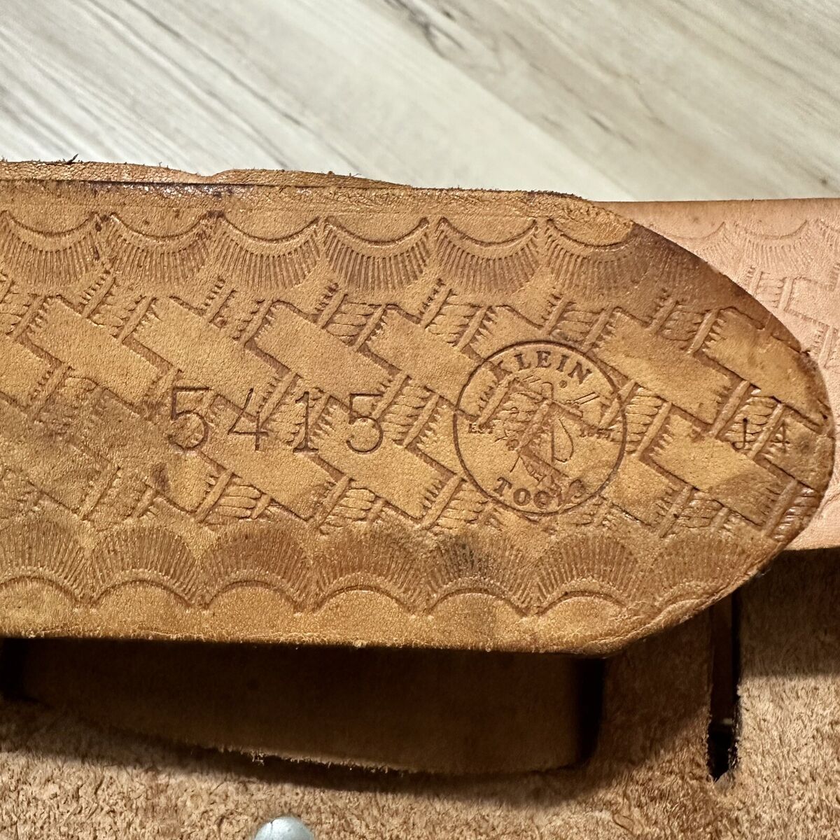 NICE KLEIN TOOLS 5165~10-POCKET TAN LEATHER TOOL POUCH NICE KLEIN TOOLS 5165~10-POCKET TAN LEATHER TOOL POUCH