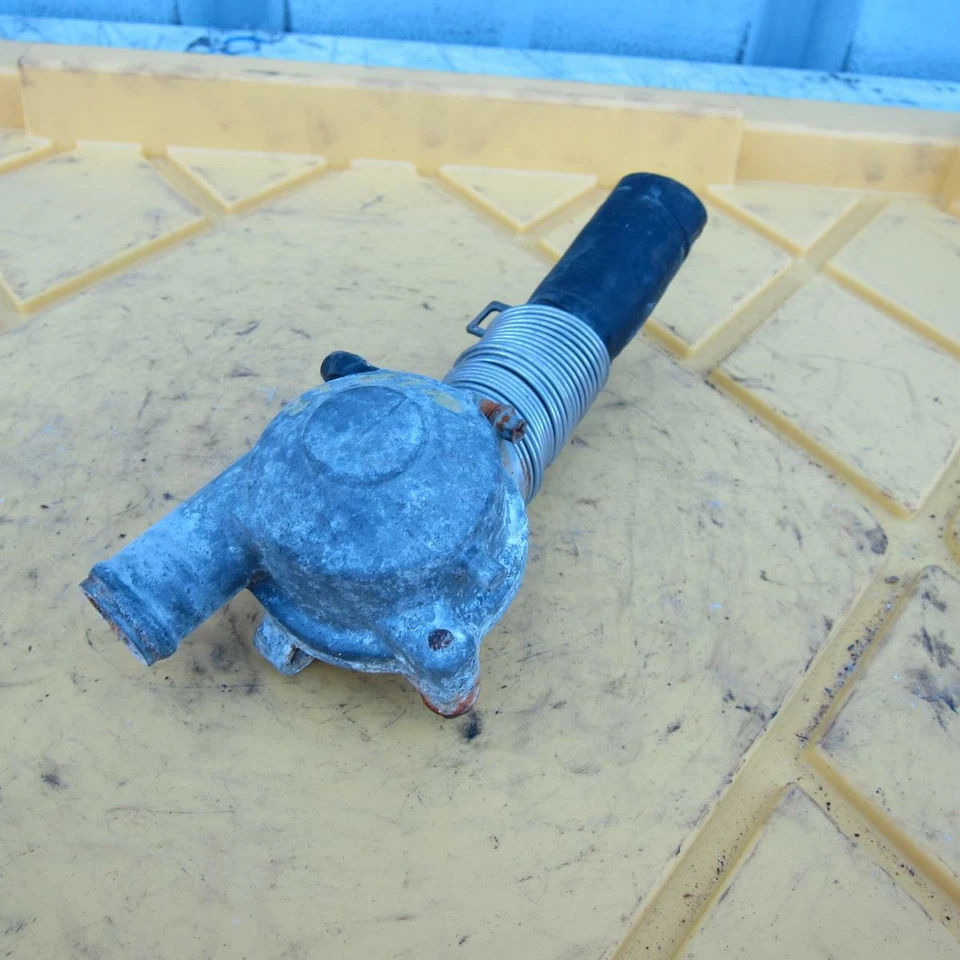 Honda Magna 700 VF700C 1987 OEM carcasa termostato Foto 3 de 4