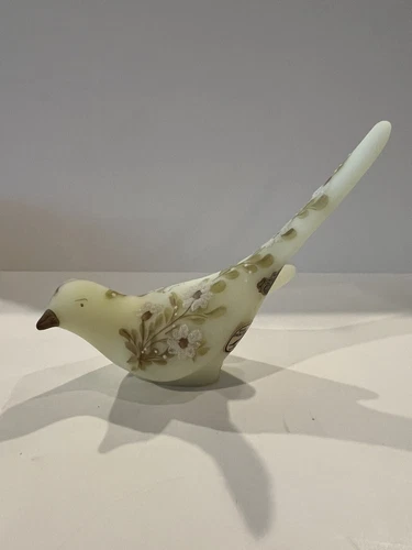 BEAUTIFUL FENTON ART GLASS BIRD LABELED SIGNED KAY DAVIS FREE SHIPPING