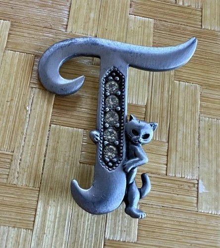 Vtg Costume Signed JJ JONETTE “ T “ Initial Cat Silver Tone Brooch Pin Jewelry