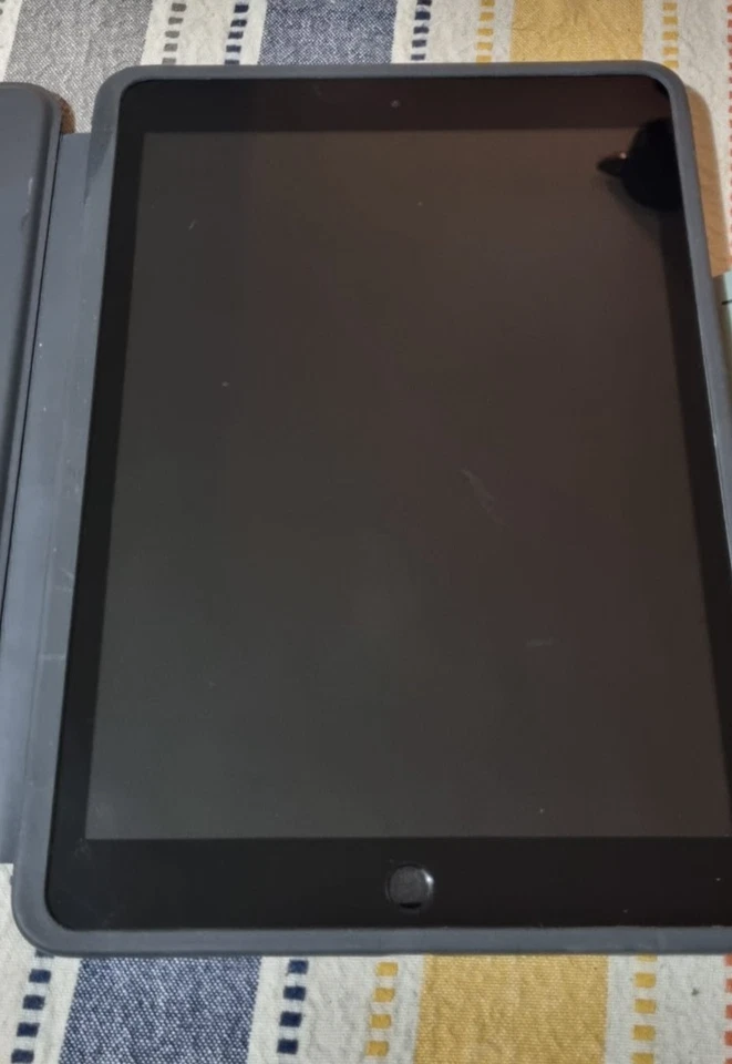 Apple iPad 9a Gen. 64GB, Wi-Fi, 10,2" - Grigio siderale - Immagine 4 di 4