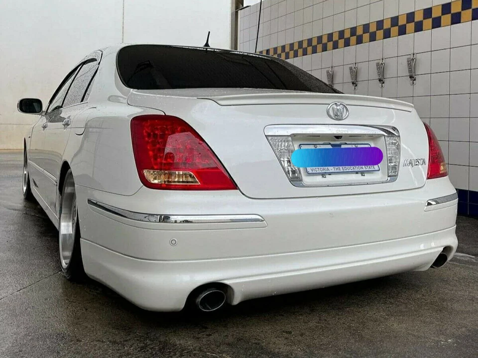 Crown Rear Oval Emblem MAJESTA ATHLETE UZS186 GRS184 URS206 GRS204 - image 4 of 4