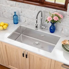 32" Undermount Single Bowl Kitchen Sink with Strainer, Stainless Steel Sink