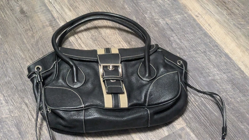Bolso de Mano PRADA Hebilla de Cinturón para Mujer Cuero de Nailon Negro Usado Auténtico COMO NUEVO Foto 2 de 4