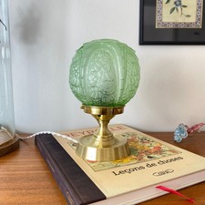 Lampe de table globe verre art déco ancien moulé vert pied en laiton LAMP-7685